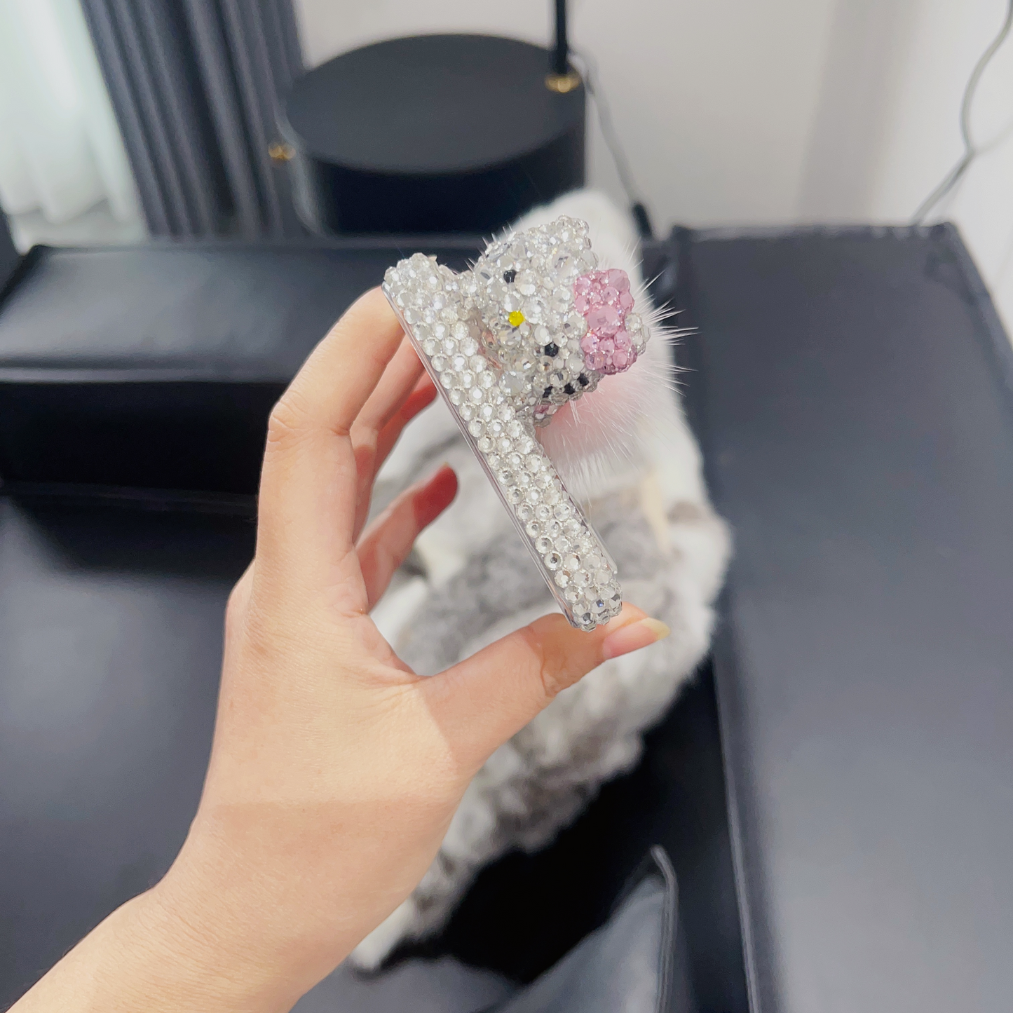 Handmade iPhone Case Gorgeous Bling Crystal with 3D Hello Kitty