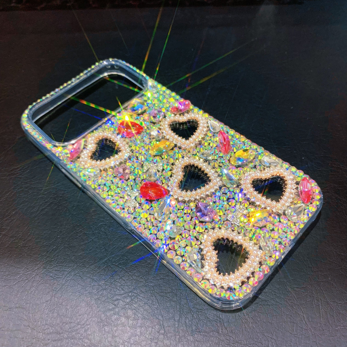 Funda trasera para iPhone hecha a mano de lujo con diamantes de imitación brillantes en forma de corazón