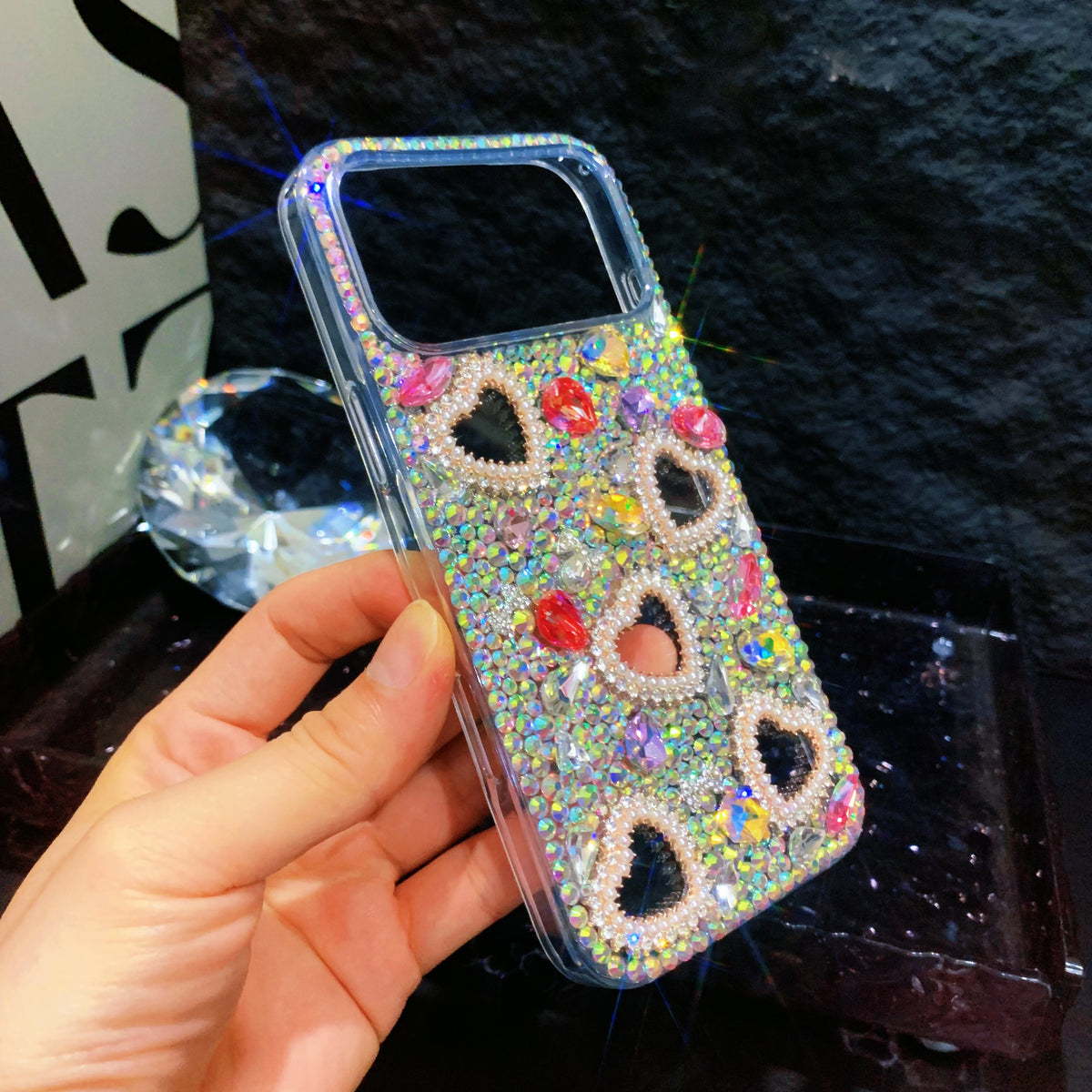 Funda trasera para iPhone hecha a mano de lujo con diamantes de imitación brillantes en forma de corazón