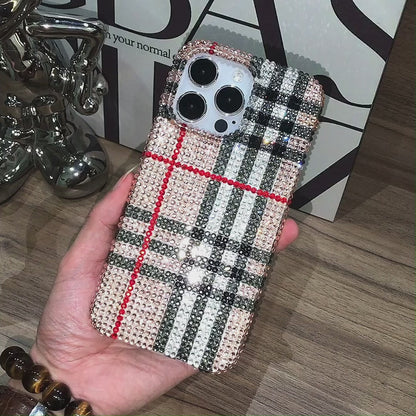 Funda hecha a mano para iPhone de lujo con pedrería brillante diseño clásico a cuadros