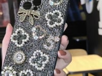 手作りiPhoneケース ラグジュアリー キラキラ 黒ラインストーン ファッションチャーム付き